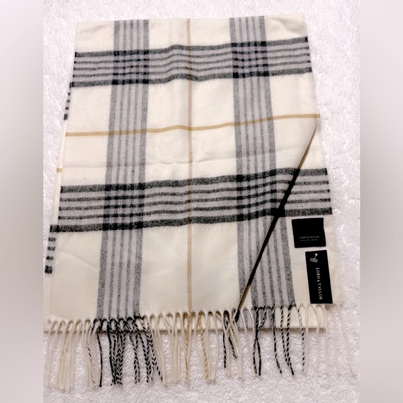 Lord & Taylor Accessories - NWT LORD & TAYLOR PLAID SCARF 13.5” X 73”